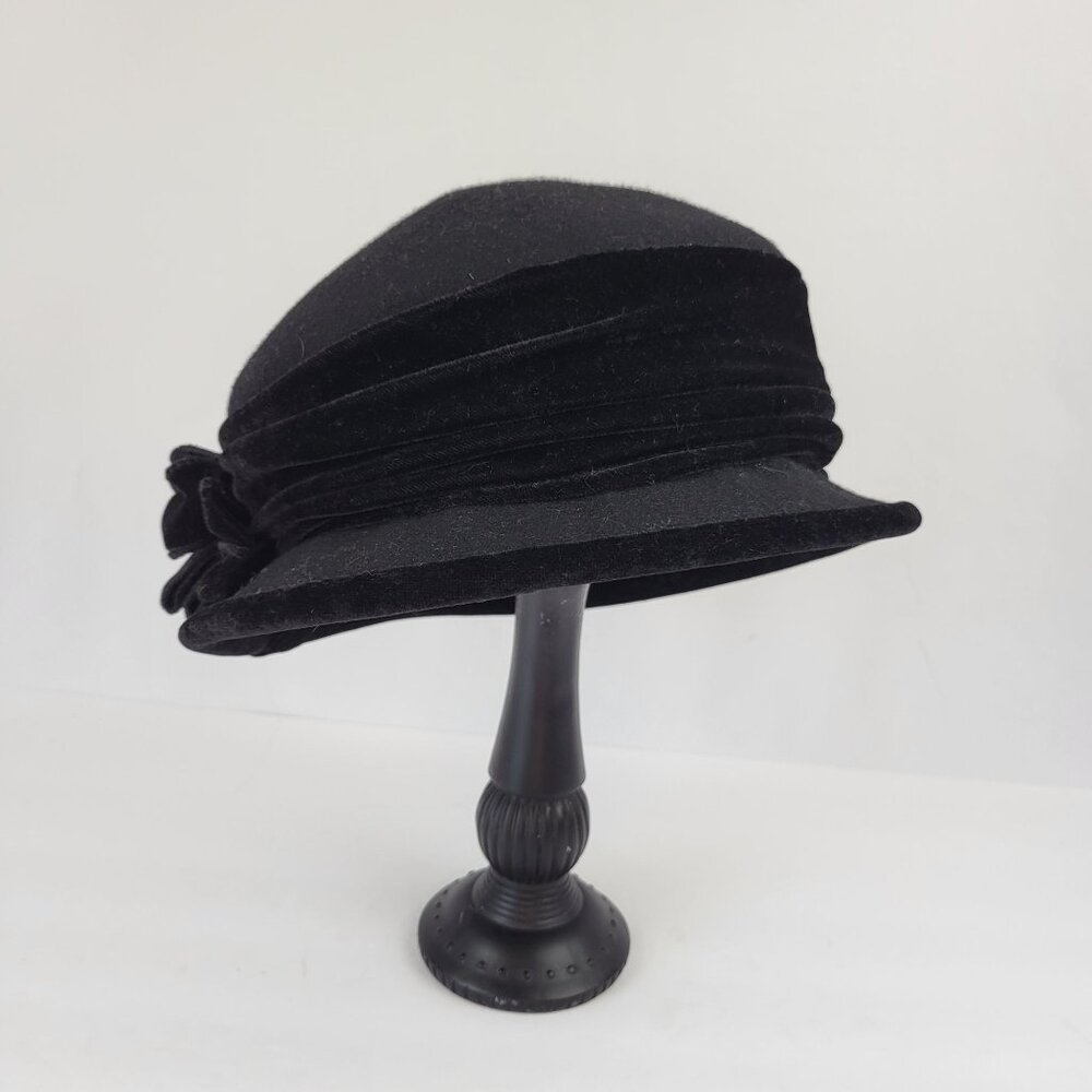Vintage Arlin Black Wool Cloche Hat With Velvet Ribbon & Bow Detail